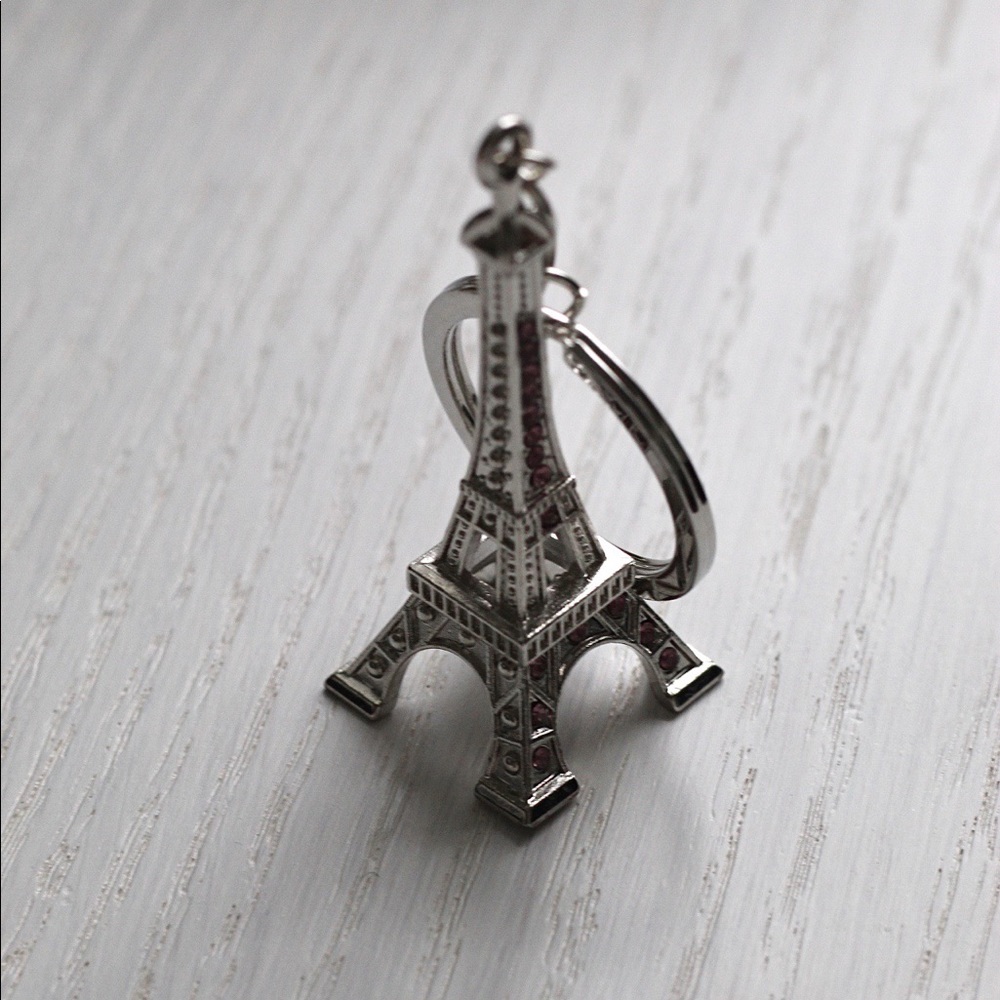 NEW Eiffel Tower keyring